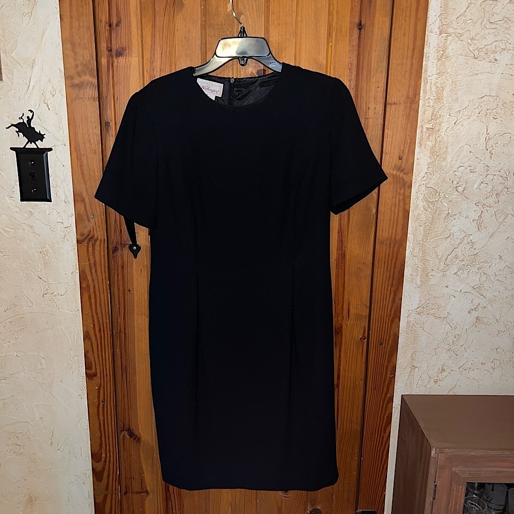 Vintage Worthington Black Sheath Dress Crew Neck Short Sleeve